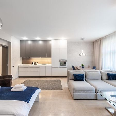 Ferienwohnung New Luxury Apt With Ac&Parking In The Center Of Prag Exterior foto