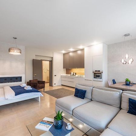 Ferienwohnung New Luxury Apt With Ac&Parking In The Center Of Prag Exterior foto