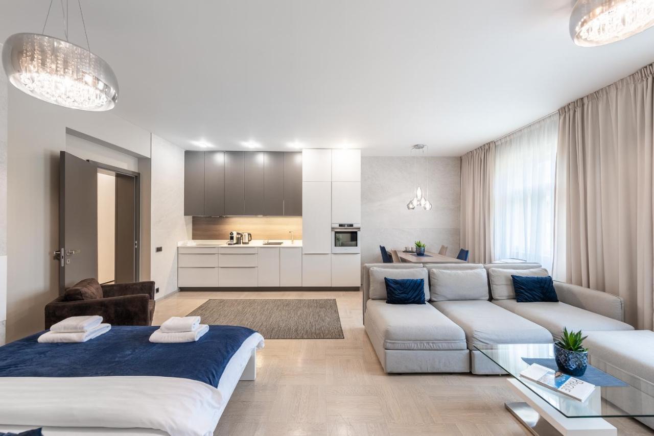 Ferienwohnung New Luxury Apt With Ac&Parking In The Center Of Prag Exterior foto