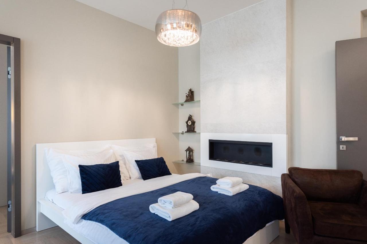 Ferienwohnung New Luxury Apt With Ac&Parking In The Center Of Prag Exterior foto