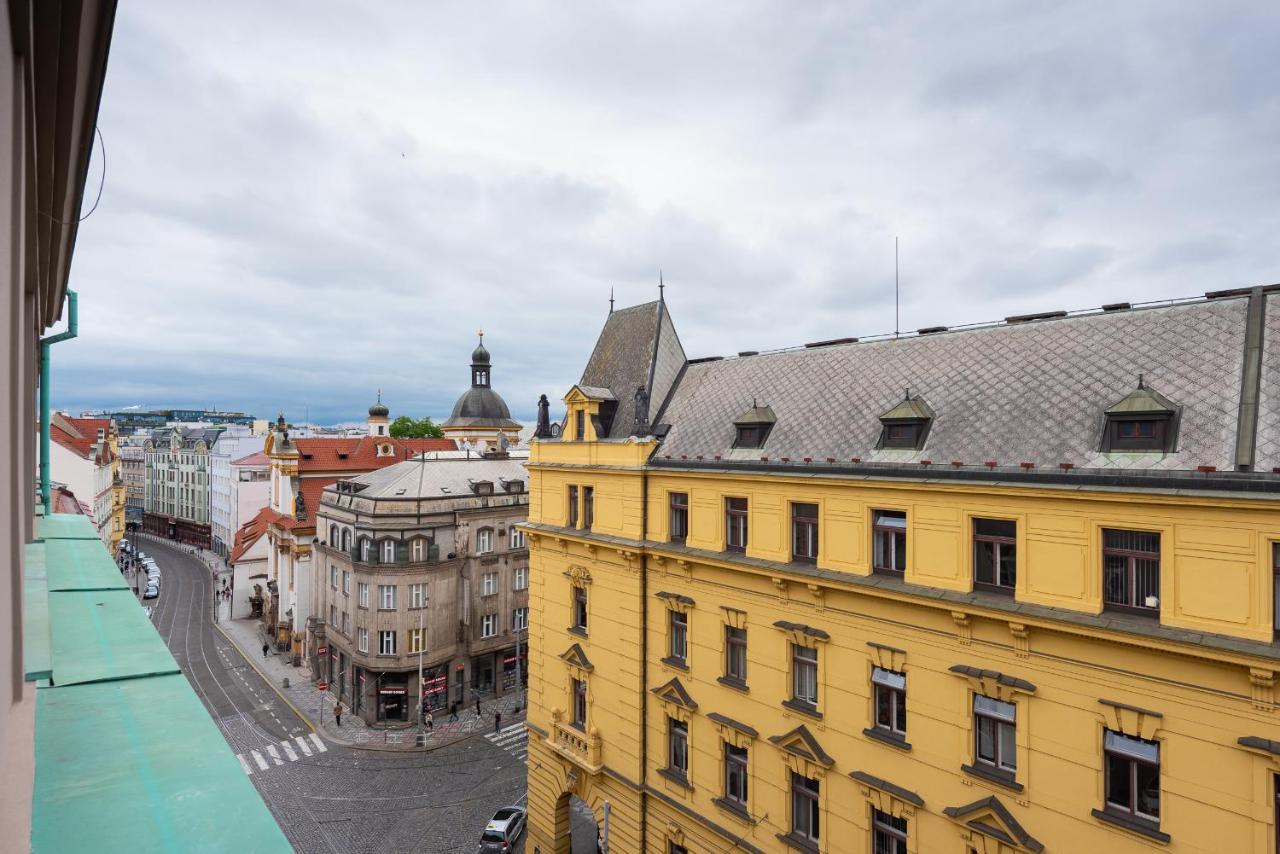 Ferienwohnung New Luxury Apt With Ac&Parking In The Center Of Prag Exterior foto