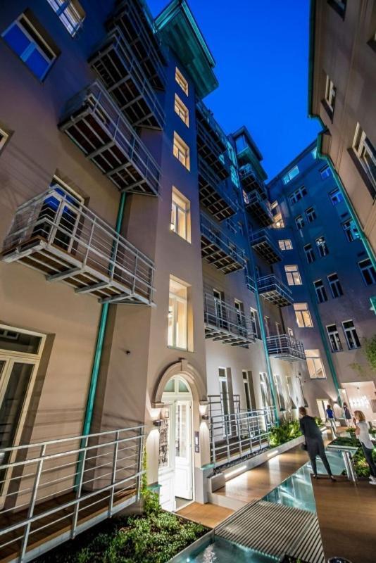Ferienwohnung New Luxury Apt With Ac&Parking In The Center Of Prag Exterior foto